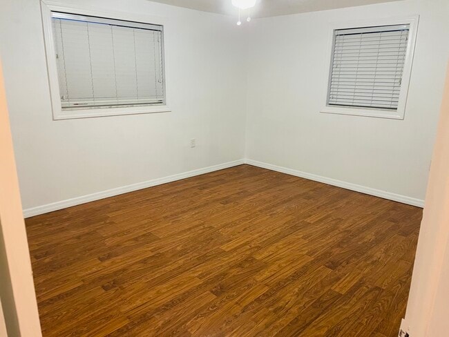 Building Photo - 1341 Jennings Dr