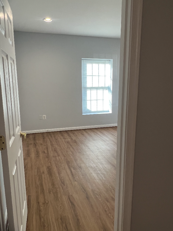 Building Photo - 3959 Highland Oaks Dr