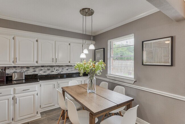 Foto del edificio - 11259 Drummond Dr