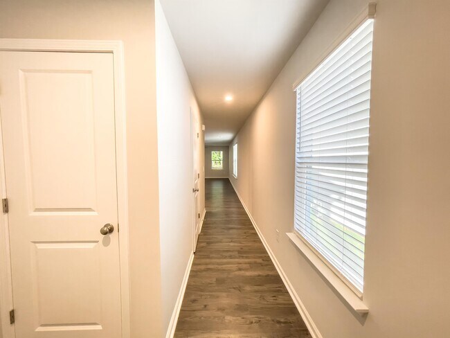 Foto del edificio - 107 Glen Forest Dr