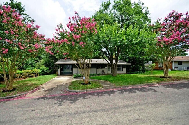 Foto del edificio - 5103 Orleans Ct