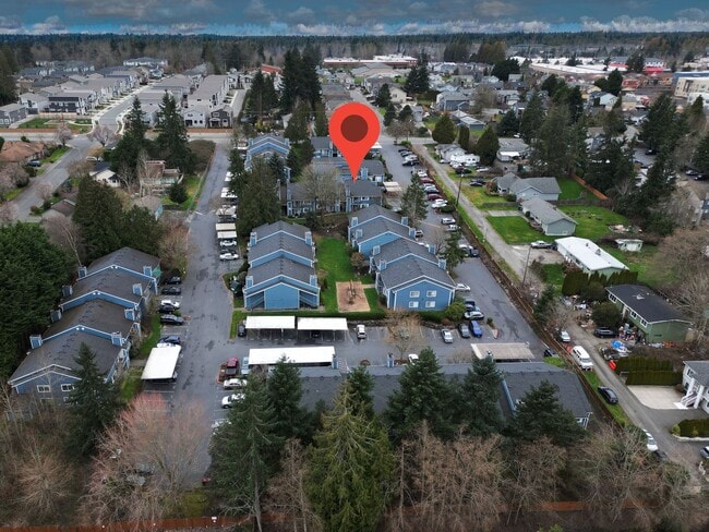 Foto del edificio - 16817 Larch Way