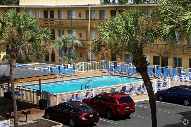 Piscina - Campus Walk