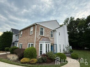 Building Photo - 19 Bennington Pl