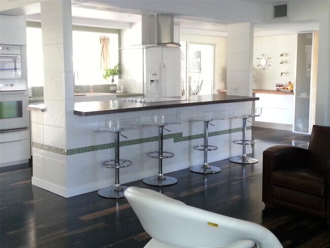 Foto del edificio - 7108 NW 66th St