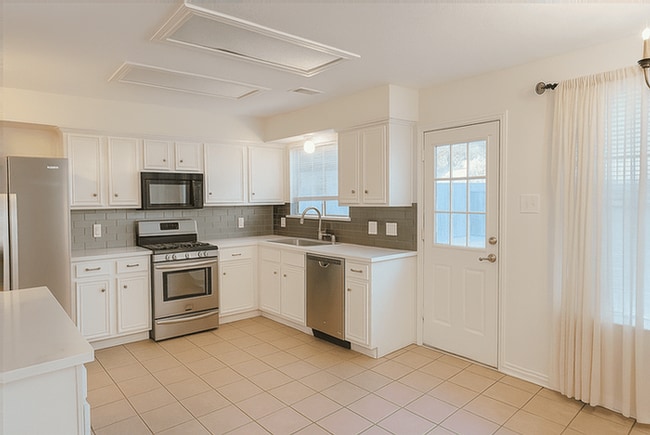 Building Photo - 4427 Eaglewood Trail Dr