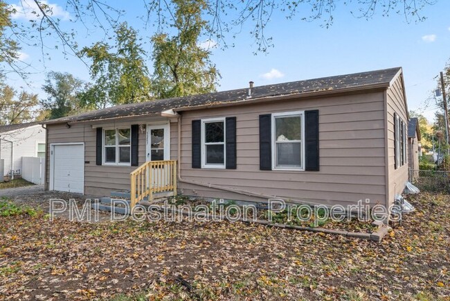 Building Photo - 1207 N Cedarcrest Dr