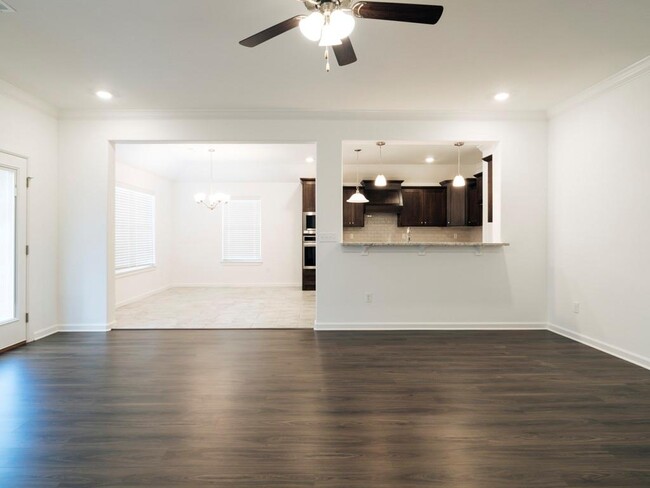Building Photo - 510 Peach Ave