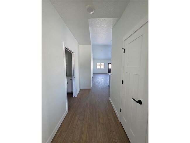 Foto del edificio - 1227 Wisteria Ln