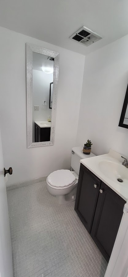 1/2 baño - 7705 SW 86th St