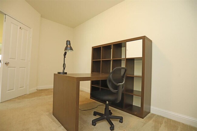 Foto del edificio - 2614 J. R. Dr