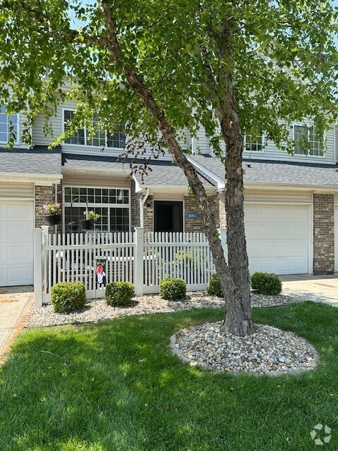 Building Photo - 8392 Enclave Blvd