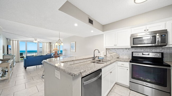 Building Photo - 7205 Thomas Dr