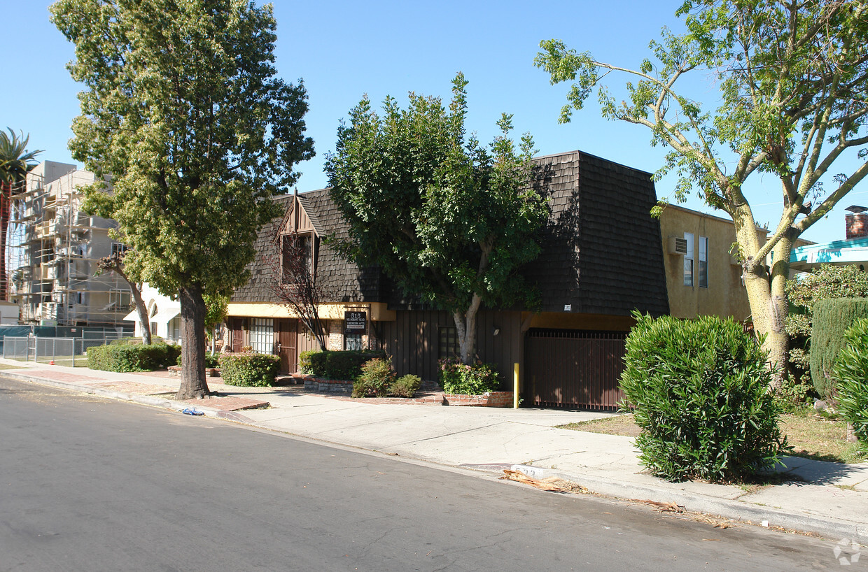 Primary Photo - 515-517 N Hobart Blvd