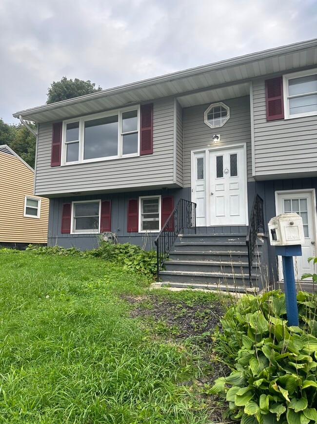 Foto del edificio - 1011 Hudson St