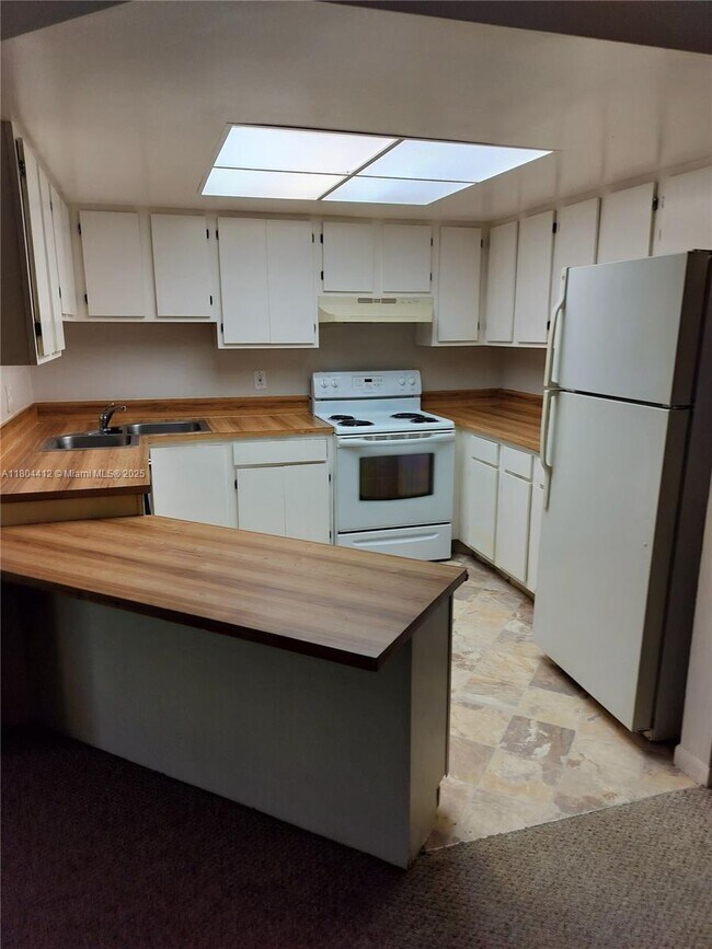 Building Photo - 6515 Chasewood Dr