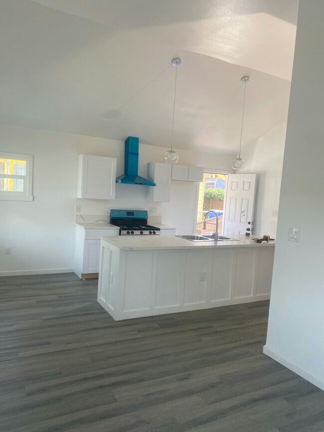 Foto del edificio - 4619 S Raymond Ave
