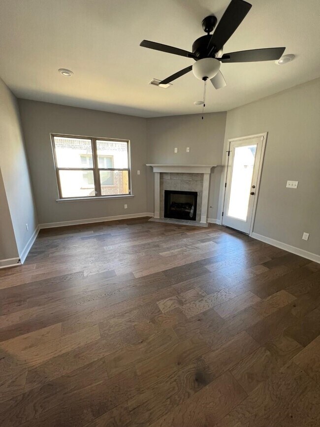 Foto del edificio - 4644 Wilshire Lake Ln