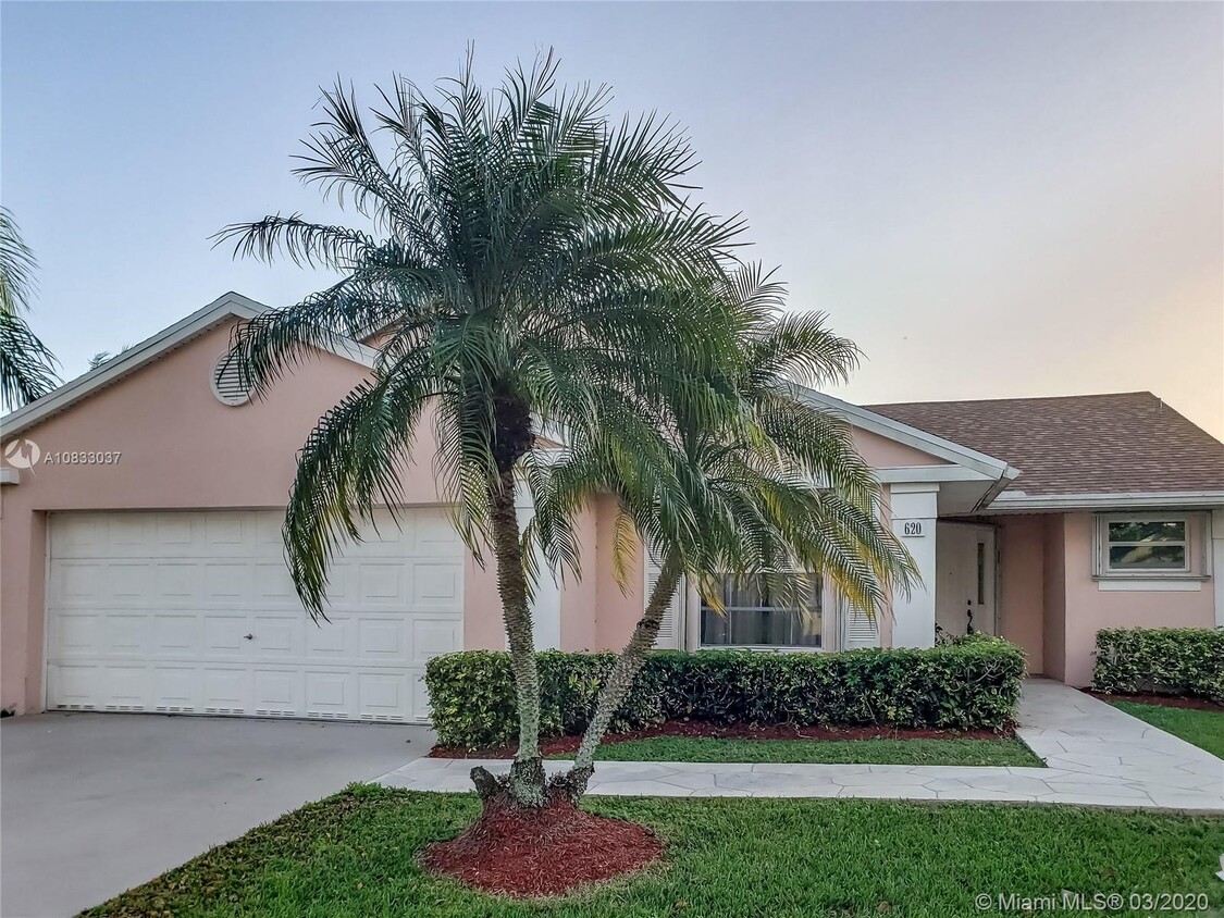 Foto principal - 620 SE 25th Ln