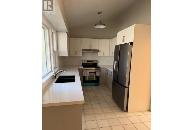 Building Photo - 19 Abitibi Av