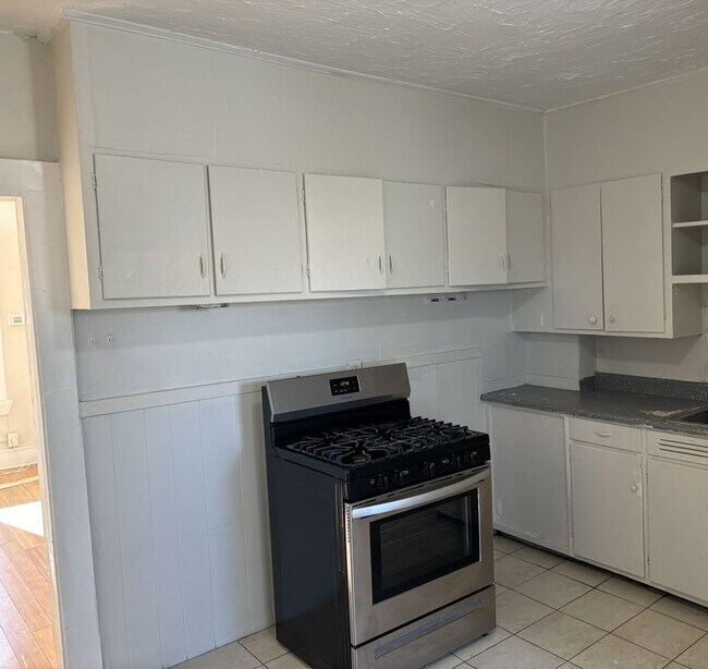 Foto del edificio - 439-441 Rivet St
