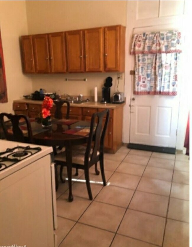 Cocina - 3109 Milan St