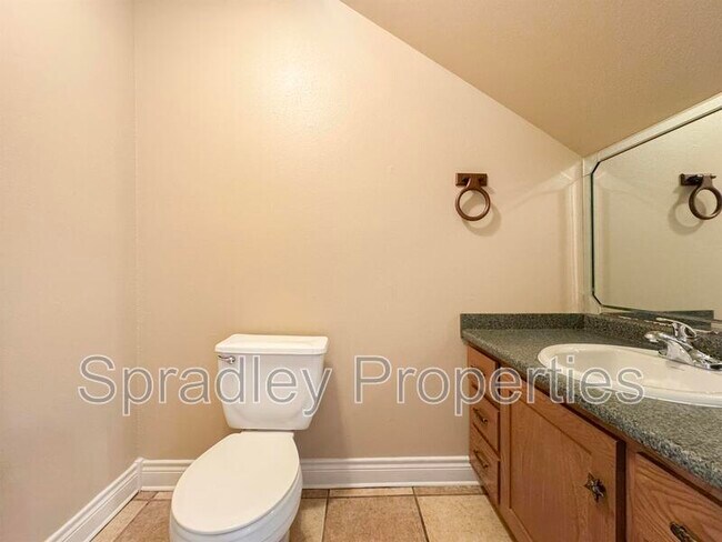 Foto del edificio - 1035 N Wall St