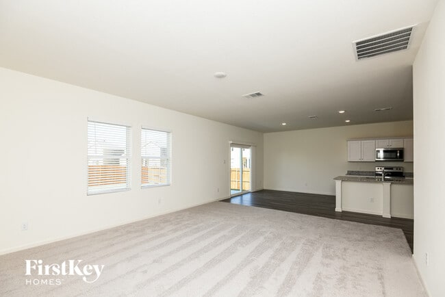 Foto del edificio - 8356 Hawkview Dr