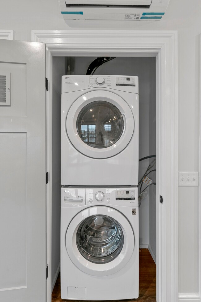 Lavadora/secadora LG de 96 unidades - Norwalk Green Living Properties