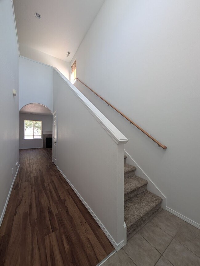 Building Photo - Fantastic 3 Bedroom, 2.5 Bath In Thurston ...