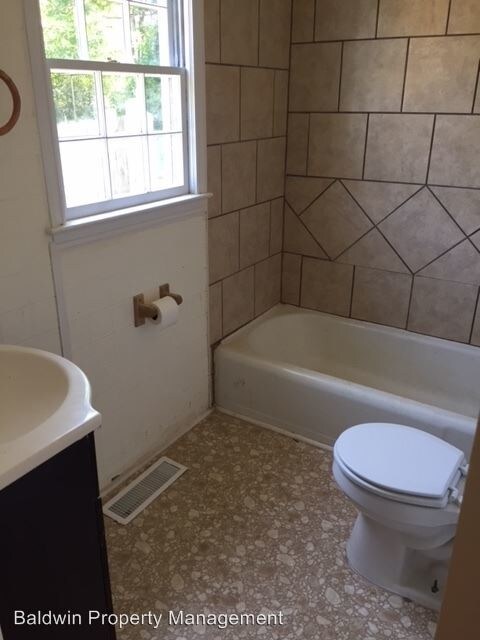 Building Photo - 2 br, 1 bath House - 2041 BLOOMFIELD DRIVE