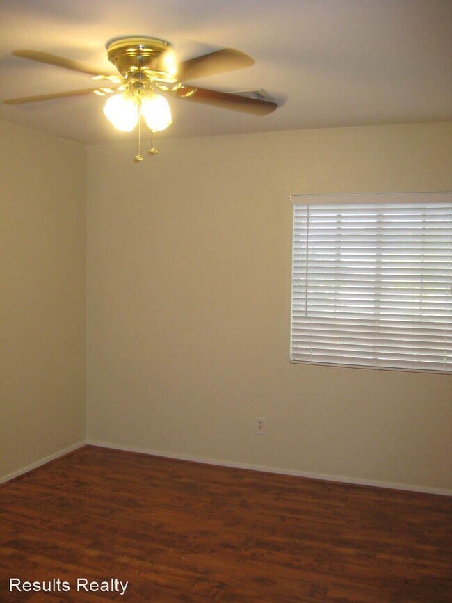 Foto del edificio - 4350 Sunrise Shores Ave