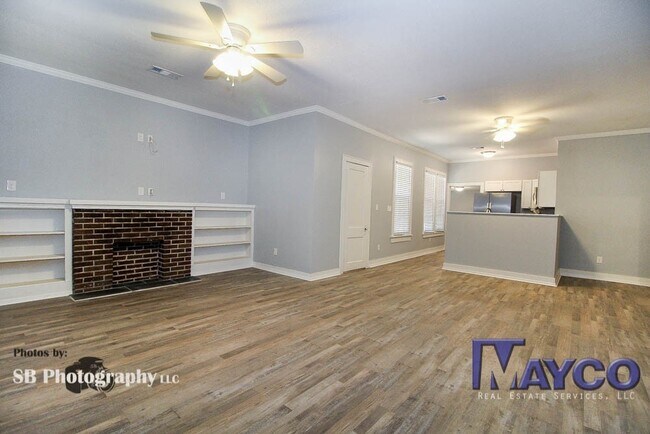 Foto del edificio - 3 bedroom 2 bath in Highland neighborhood,...
