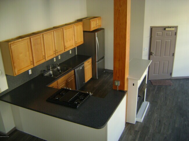 Building Photo - 324 Allen St