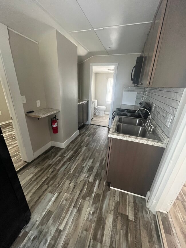 2 N Broadway Unit B, Pennsville, NJ 08070 Apartments in Pennsville