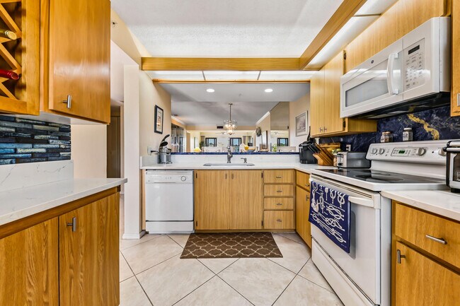 Building Photo - 1701 Marina Isle Way
