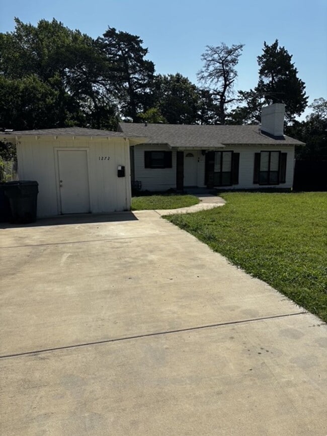 Building Photo - 1272 Cedar Haven Ave