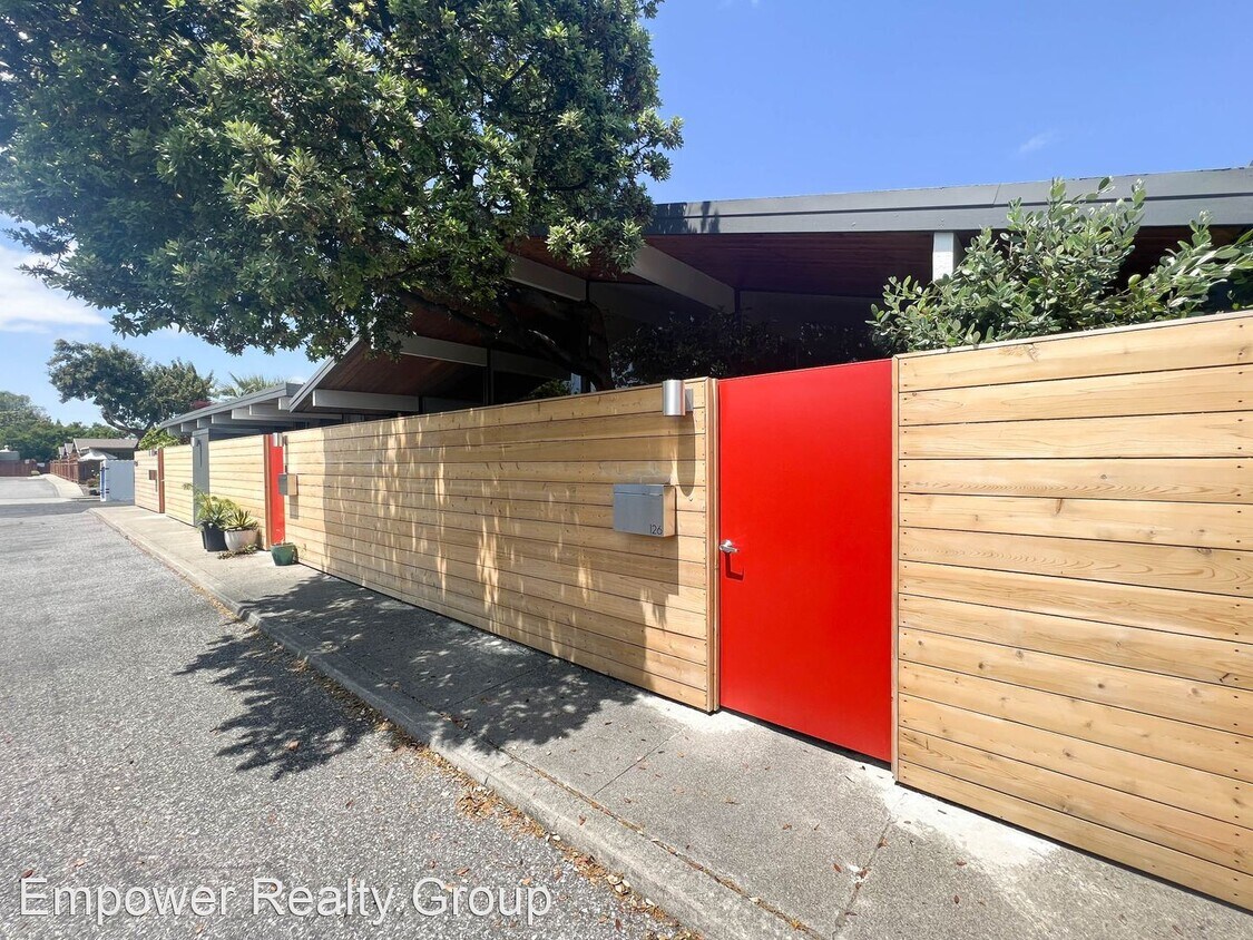 Foto principal - 2 br, 2 bath House - 126 Ferne Ct.