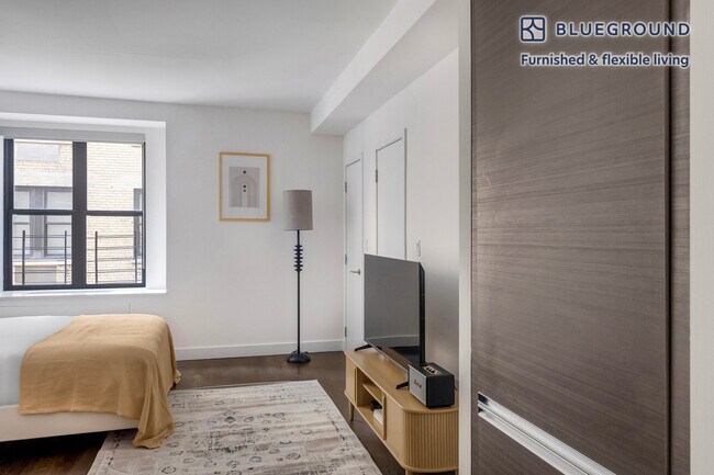 Foto del edificio - 666 West End Ave