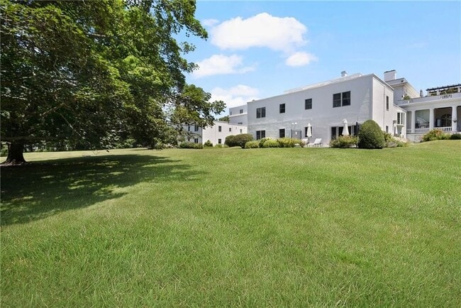 Foto del edificio - 553 Bellevue Ave