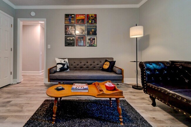 Foto del edificio - 401 Kingwood Dr