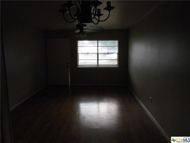 Building Photo - 333 Briarwood Dr