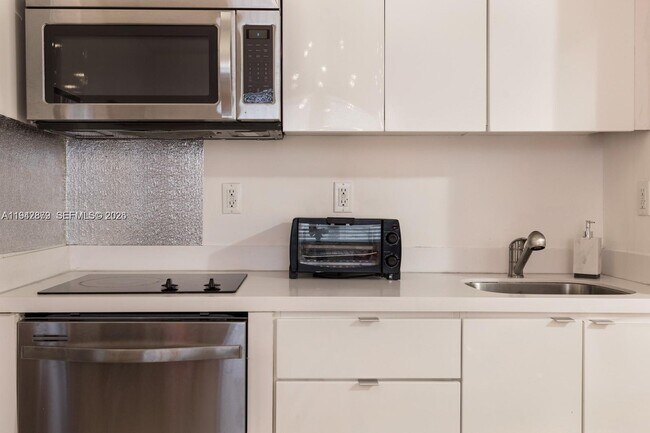 Building Photo - 1611 Meridian Ave