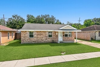 Building Photo - 369 Pat Dr