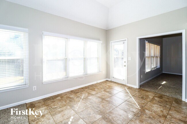 Foto del edificio - 9297 Sarsen Dr