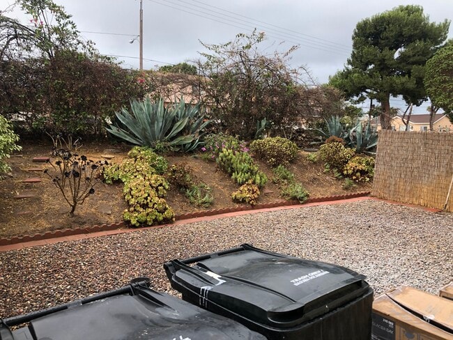 Foto del edificio - 4629 W 169th St