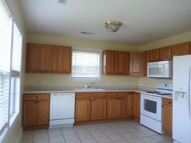 Foto del edificio - 3 Bedroom 2 Bath Townhouse