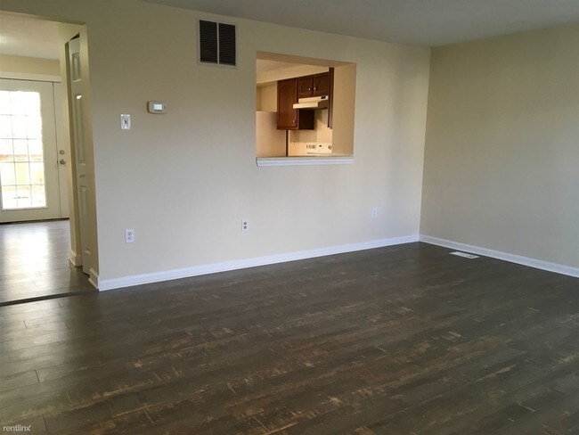 Building Photo - 3 br, 1.5 bath House - 1006 Westshore Dr