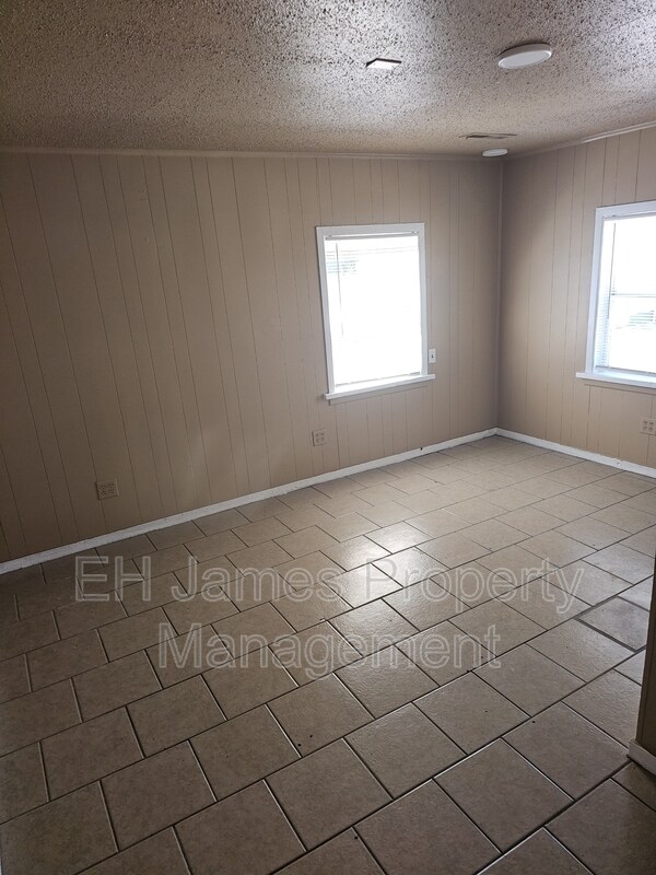Foto del edificio - 217 N Wilson Ave