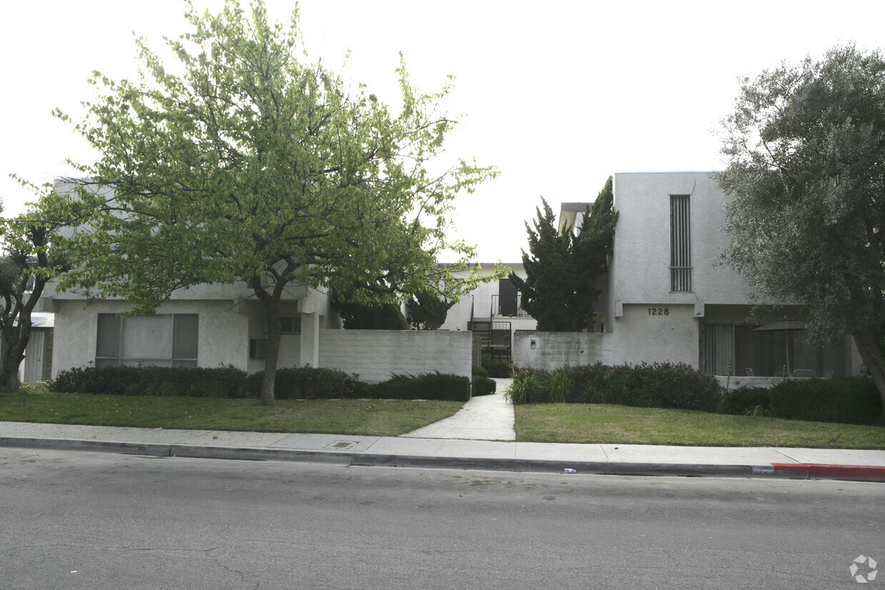 Primary Photo - 800 Meyer Lane
